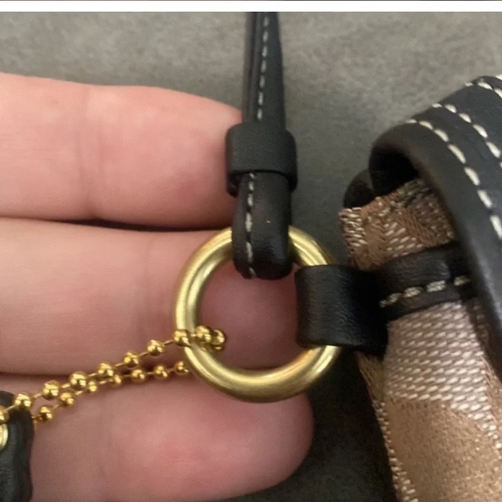 Coach wristlet - Picture 5 of 10